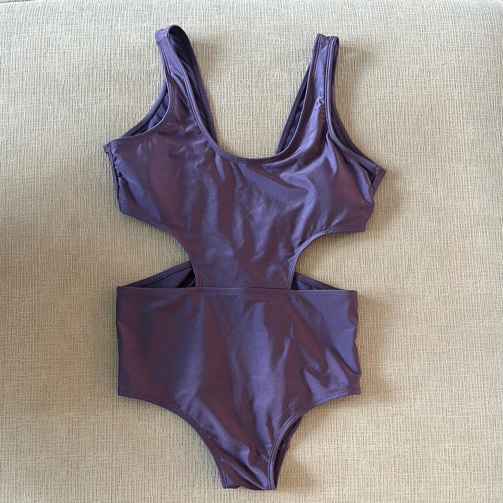 NEVER WORN rue bleu by rue21 Purple Cutout Swimsuit | size M